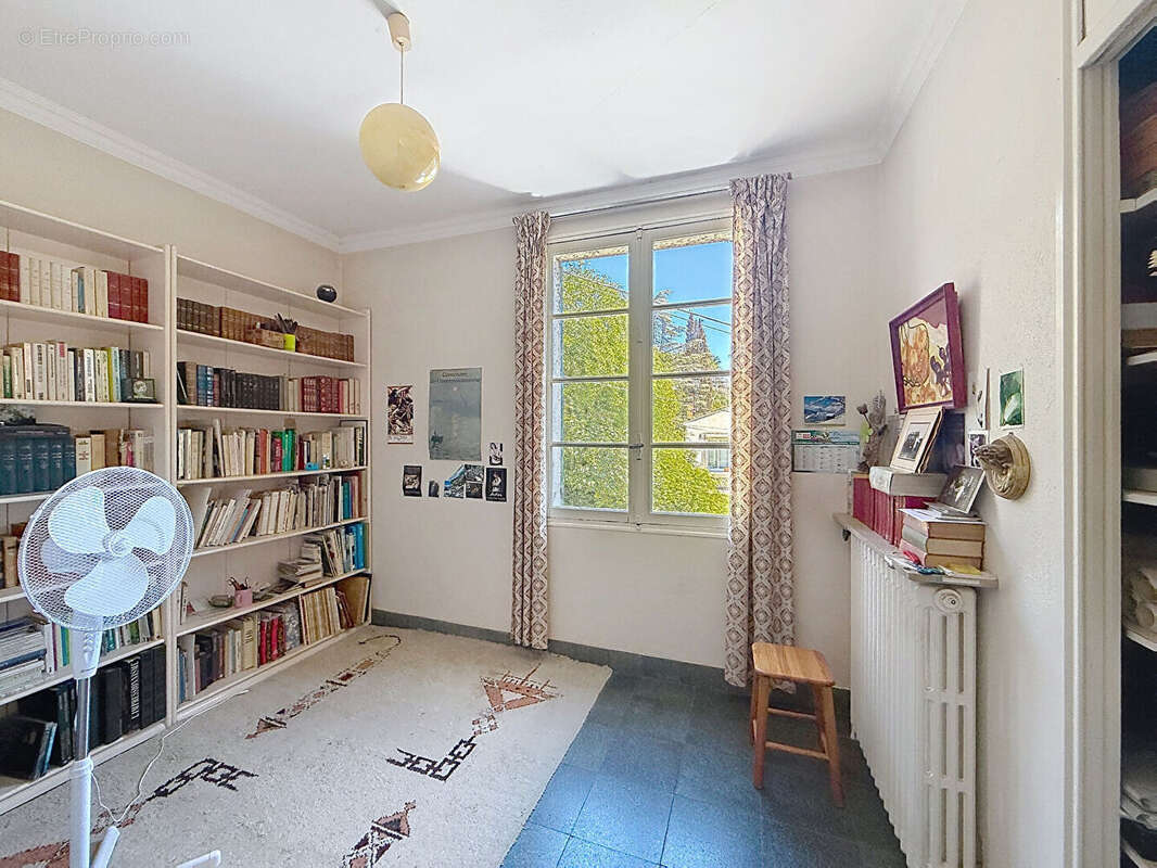 Havre de paix proche avignon - maison à fort potentiel avec dépendance - photo 9