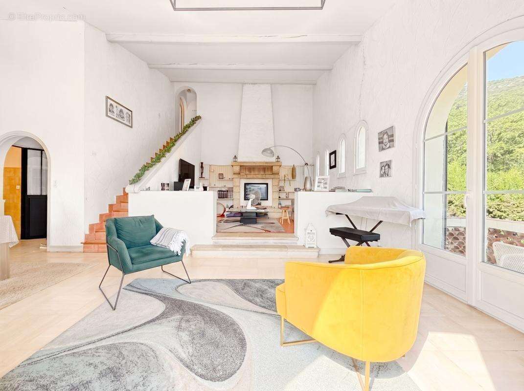 Maison à GATTIERES