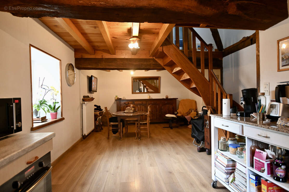 Maison à AVALLON