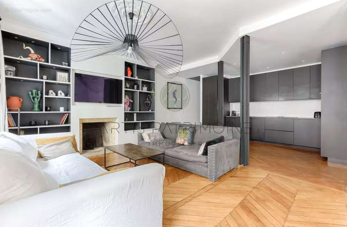 Appartement à PARIS-17E