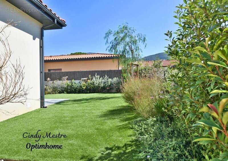 Maison à LAROQUE-DES-ALBERES