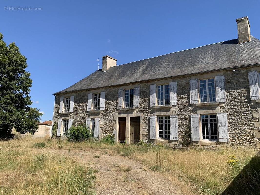 Maison à MONTAMISE