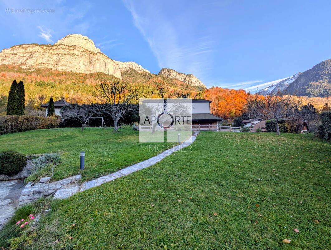 Maison à BONNEVILLE