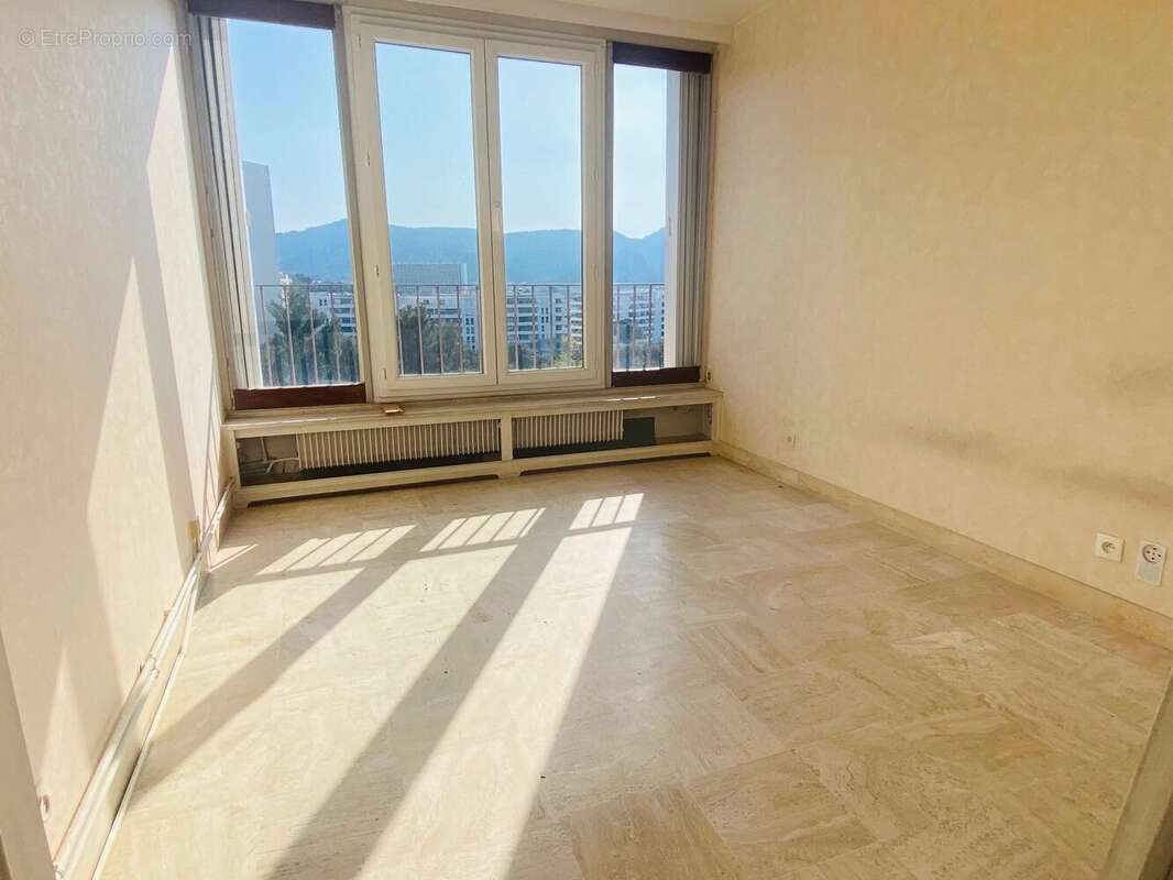 Appartement à MARSEILLE-9E