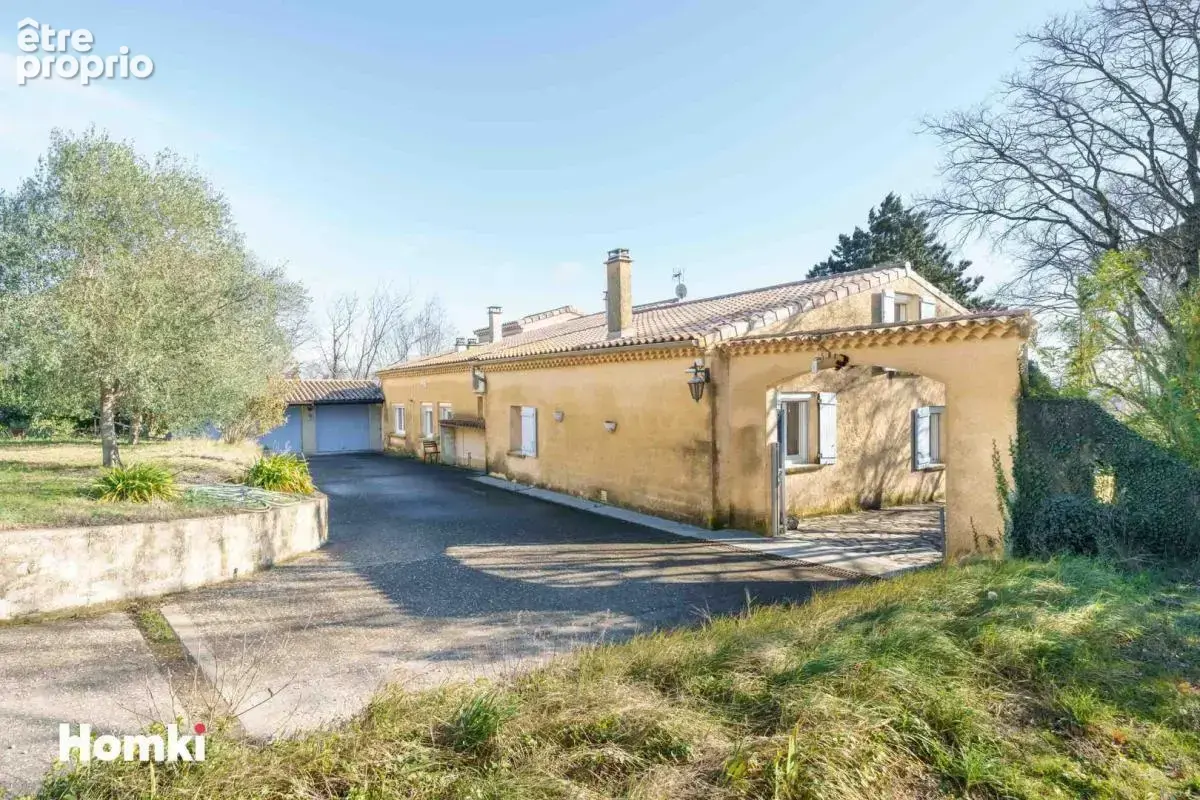Propriété et 3 gites / T7 de 500 m² à Saint-Montan 07220 - photo 17
