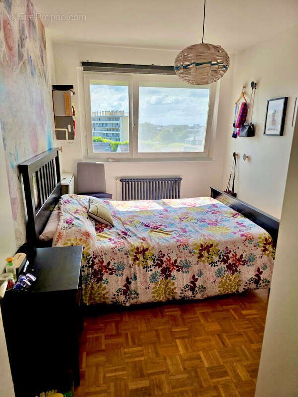 Appartement à LA GARENNE-COLOMBES