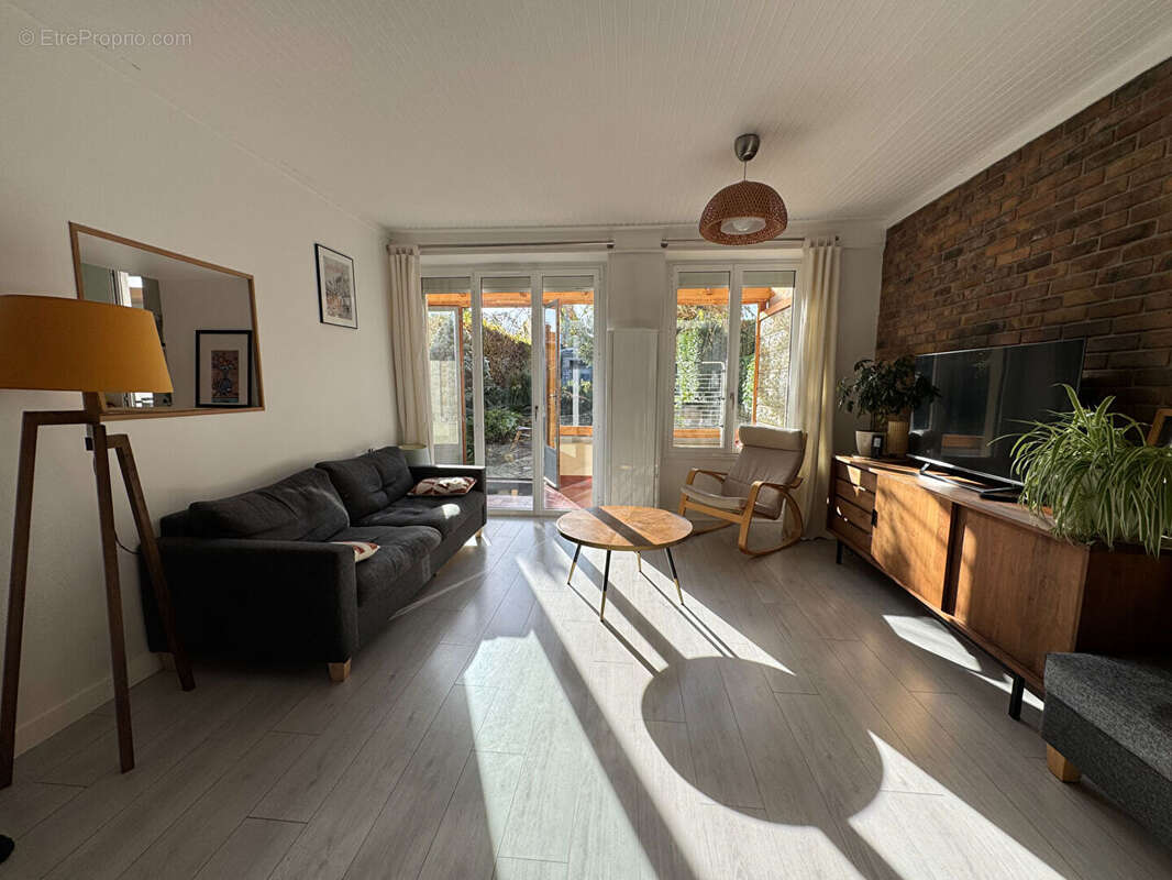 Maison à AVILLY-SAINT-LEONARD