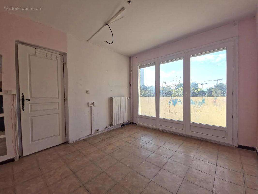 Appartement à MARSEILLE-11E