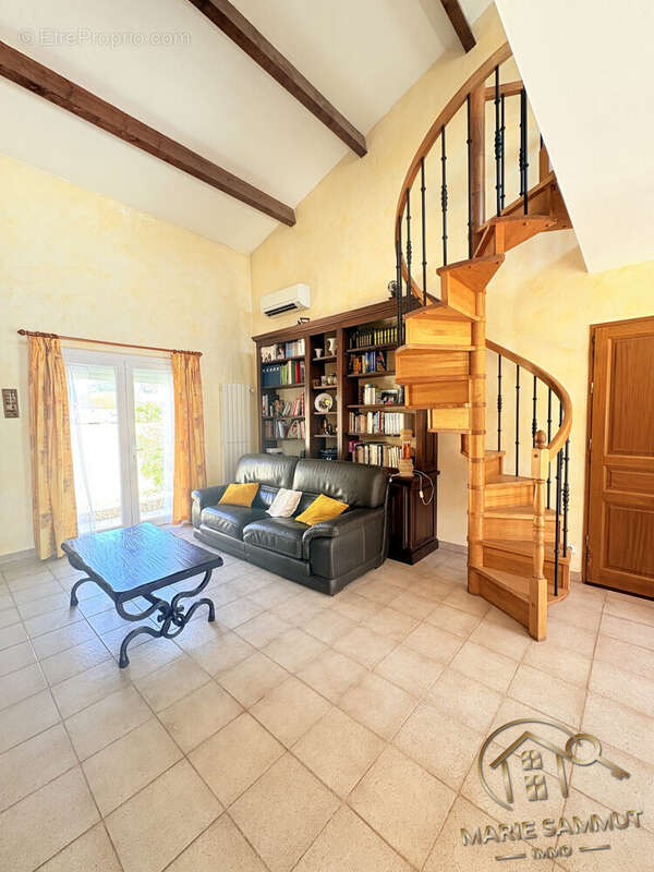 Maison à MAUGUIO
