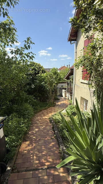 Maison à VILLENEUVE-SAINT-GEORGES