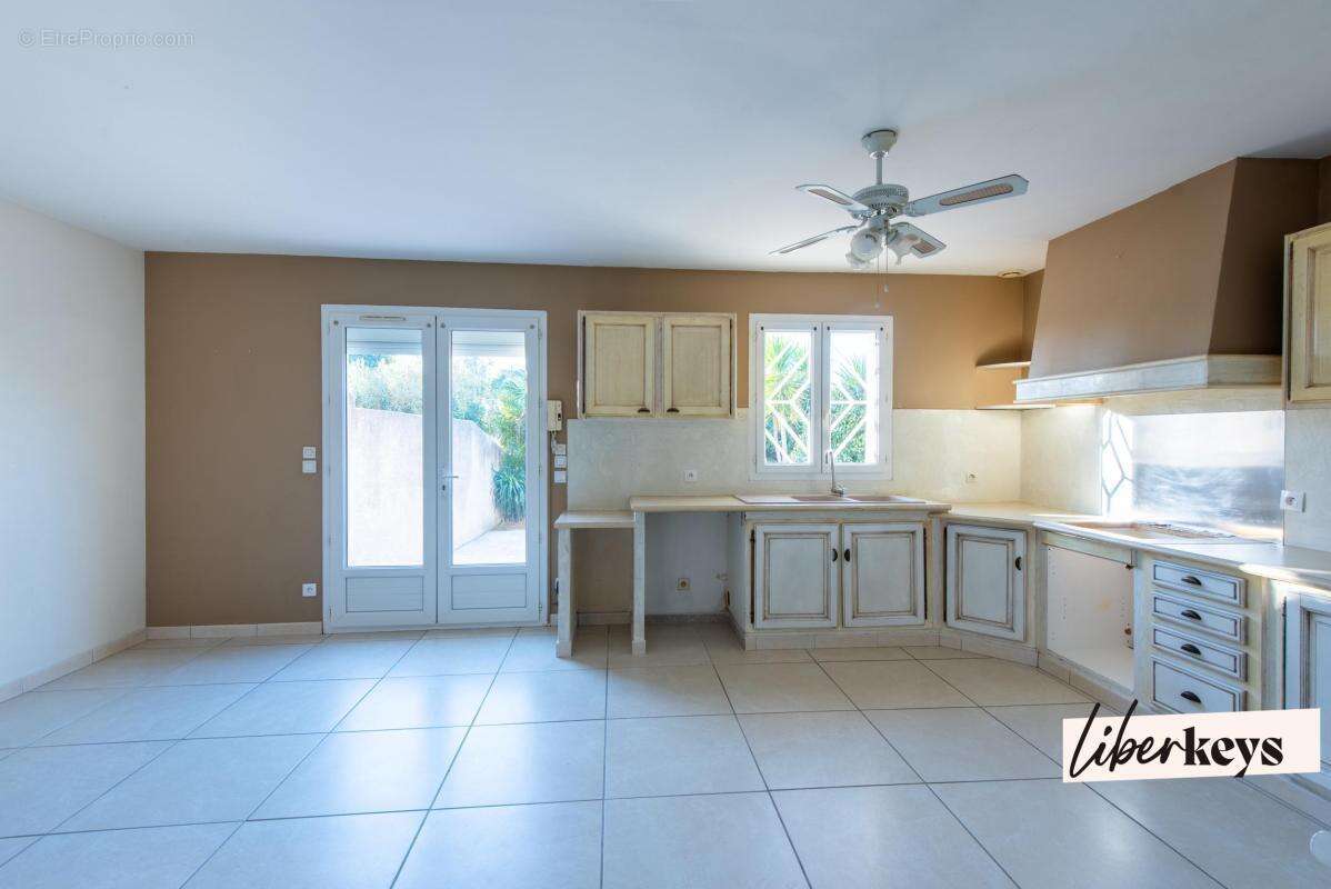 Maison à PELISSANNE