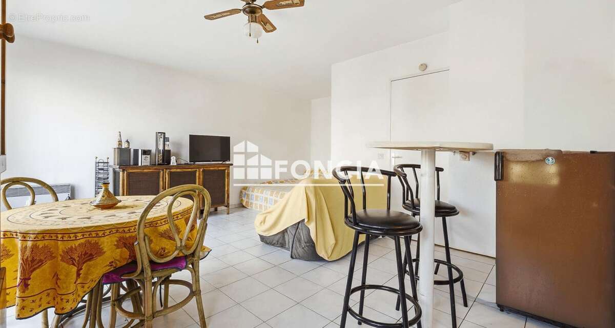 Cannes la bocca type 1 de 30m2 residence standing avec terrasse parking piscine - photo 7