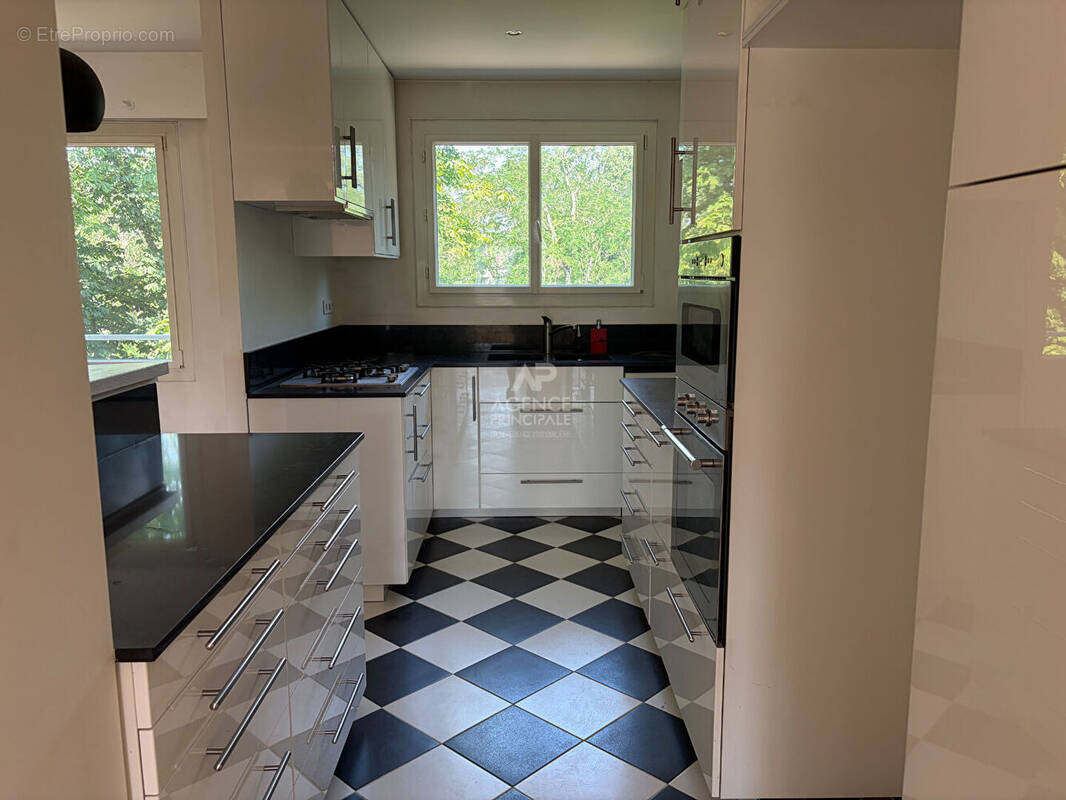 Appartement à MAISONS-LAFFITTE