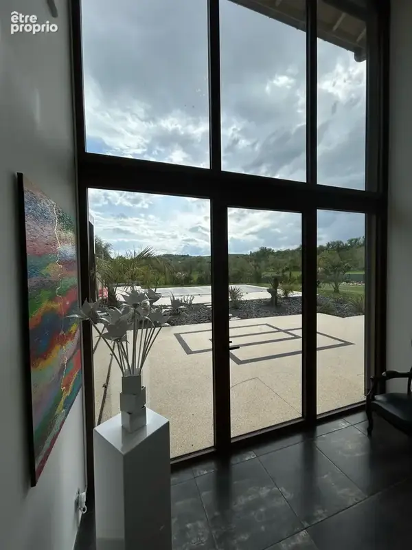 Bastide de Grand Standing : Un Écrin de Luxe et de Confort , une rénovation exceptionnelle et qualitative. - photo 8