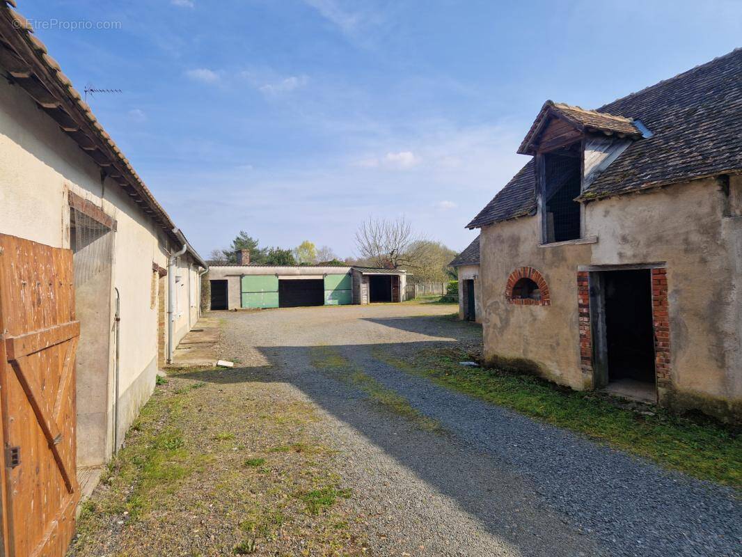 Maison à FATINES