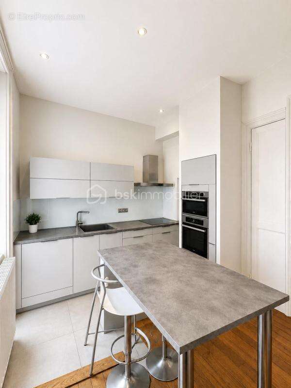 Rare à la vente – Secteur Préfecture – T2 de 54 m² avec prestations de qualité - photo 2