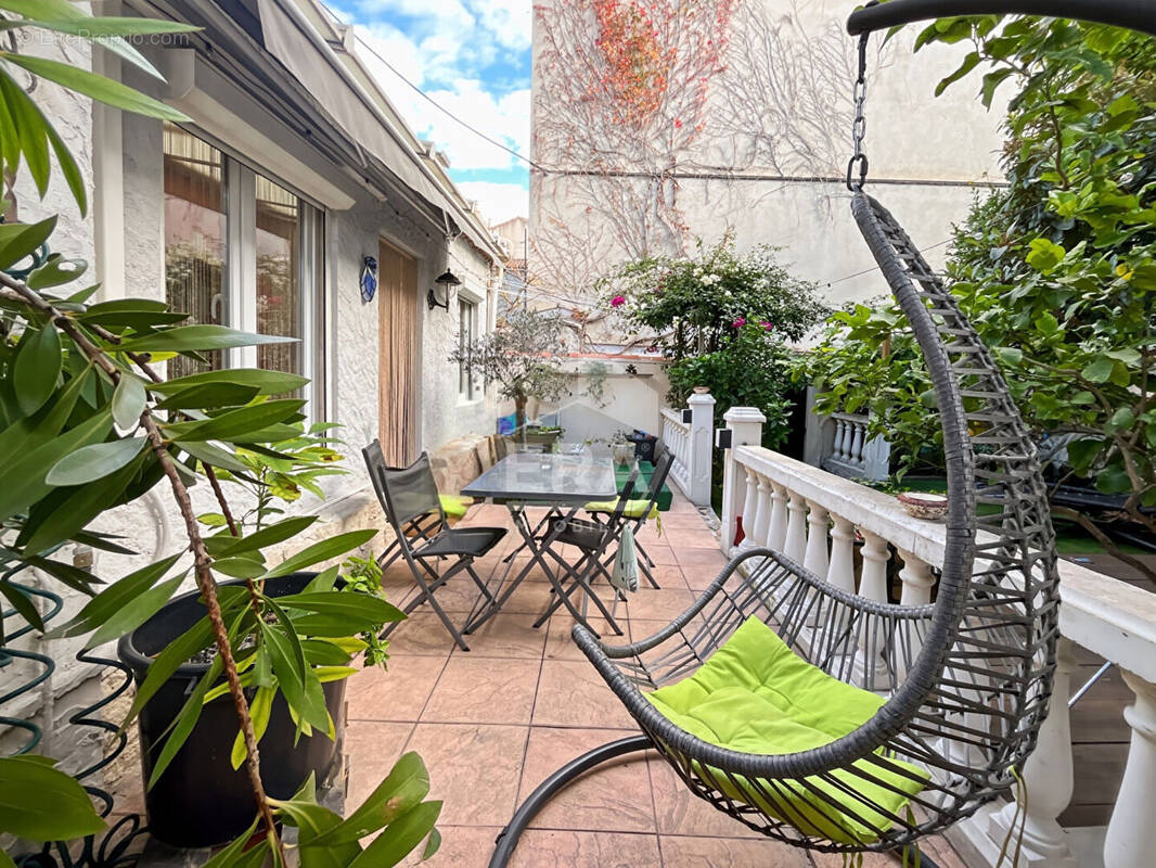 Appartement à MARSEILLE-4E