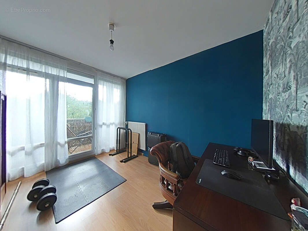 Appartement à FONTENAY-LE-FLEURY