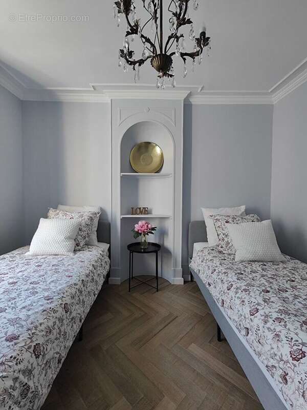 Appartement à PARIS-7E