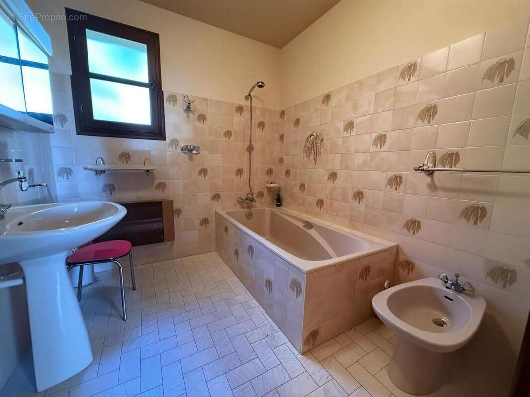   - Maison à LARGENTIERE