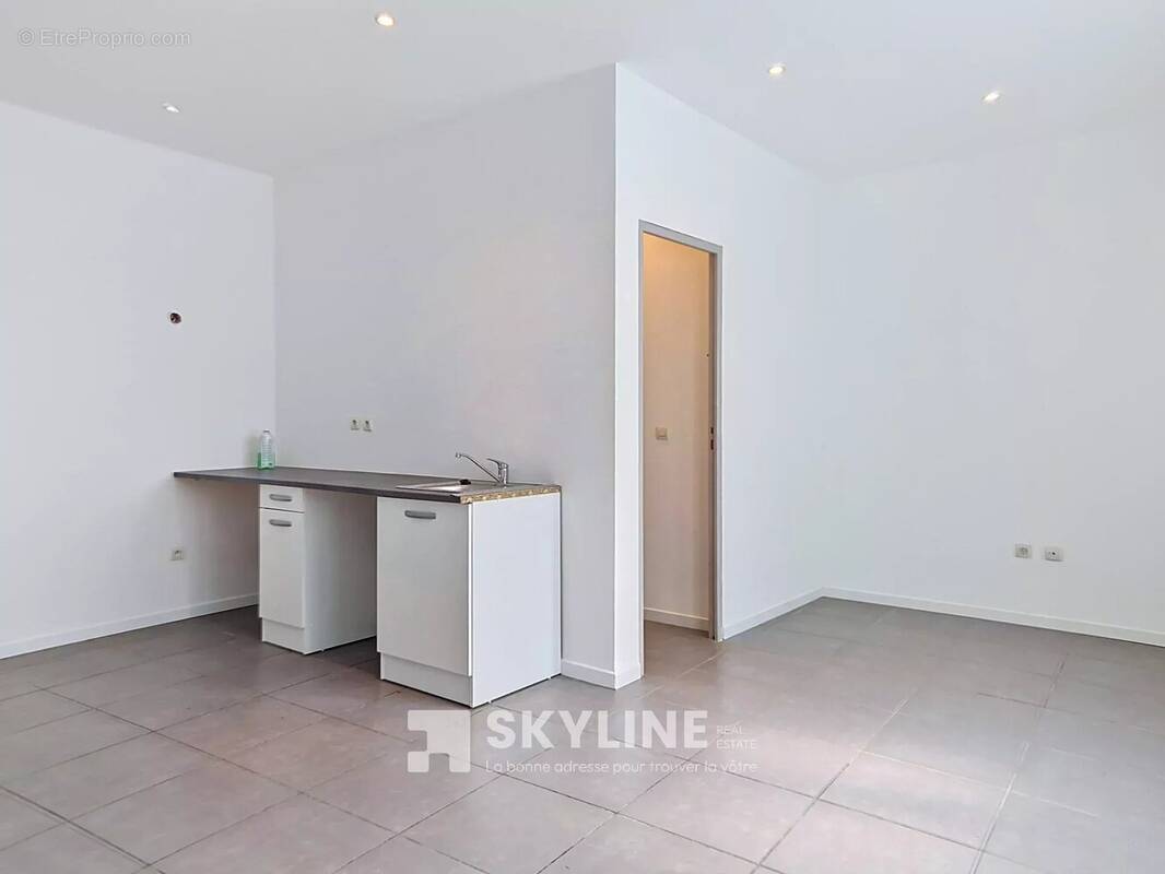 Appartement à MARSEILLE-4E
