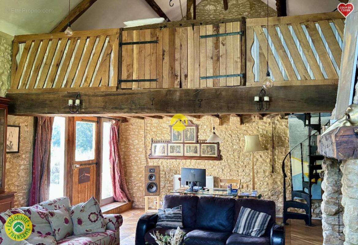 Maison à SAINTE-ALVERE