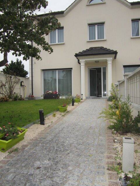 Maison à LE BLANC-MESNIL