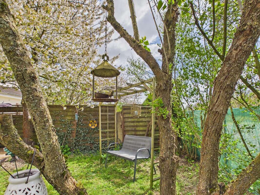 Maison à LA CHAPELLE-SAINT-LUC