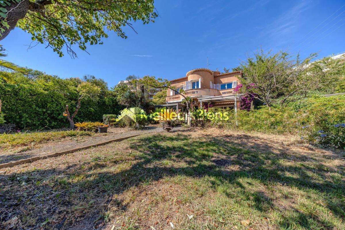 Maison à FREJUS