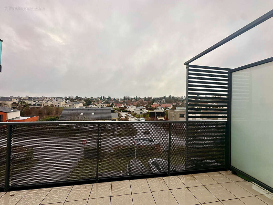 Appartement à SERRE-LES-SAPINS