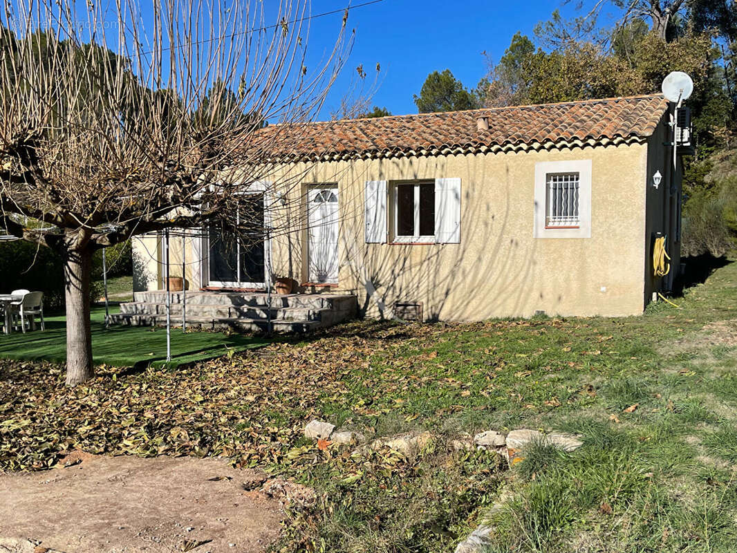 Maison à VARAGES
