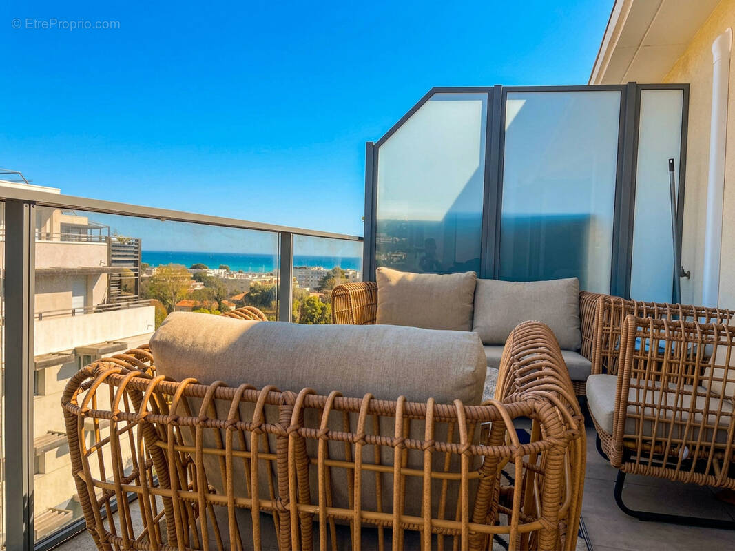Appartement à SAINT-LAURENT-DU-VAR