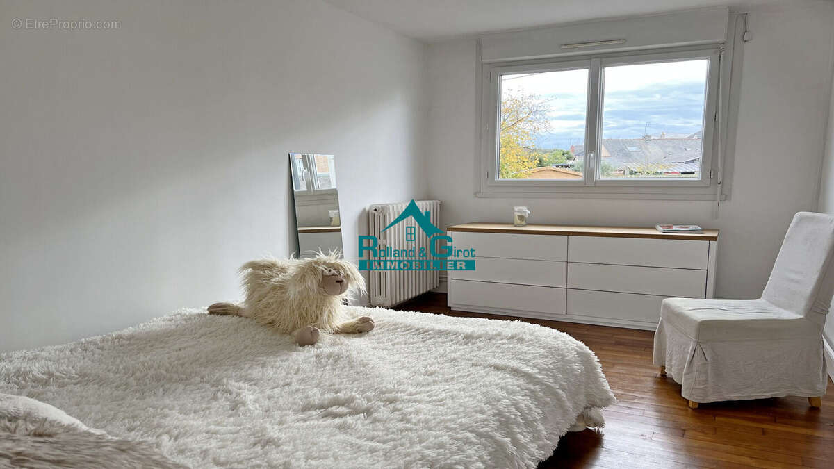 Maison à NOYAL-SUR-VILAINE