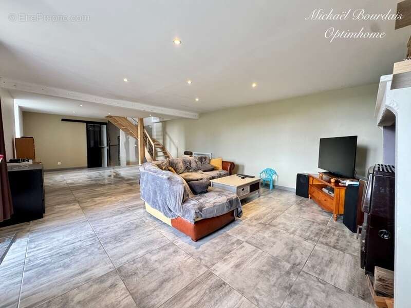 Maison à PONTVALLAIN