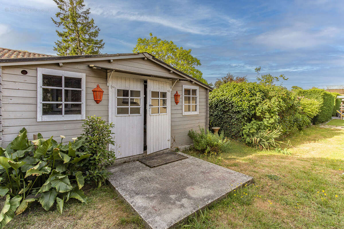 Maison familiale avec piscine au calme - photo 16