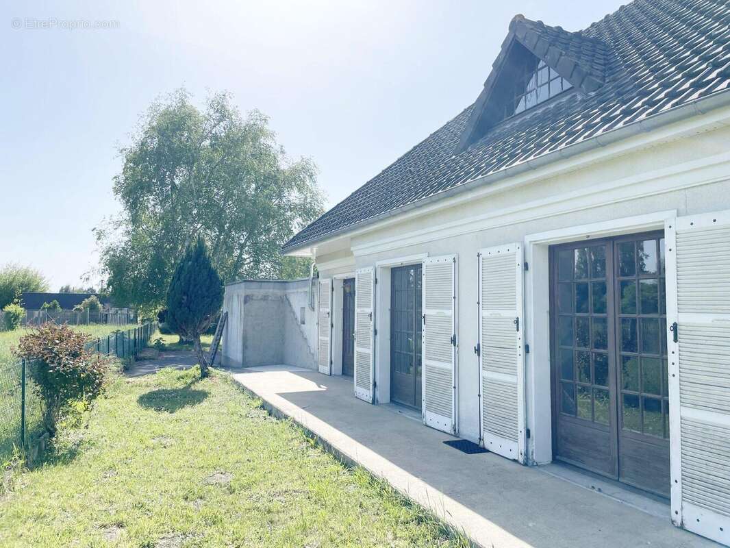 Maison 136 m² à Teloche  - photo 2