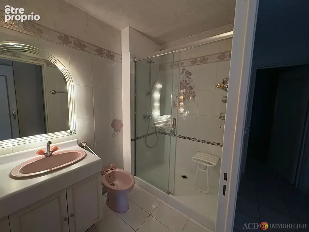 A VENDRE Appartement T4 - photo 5