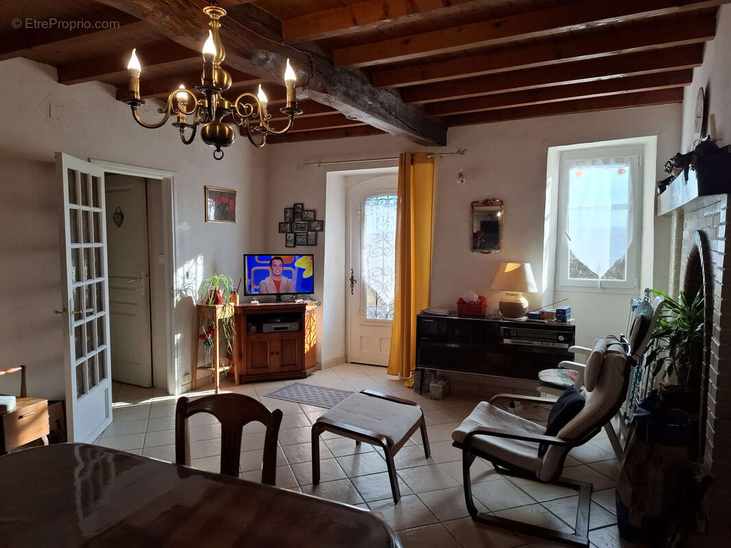 Maison à VIC-FEZENSAC