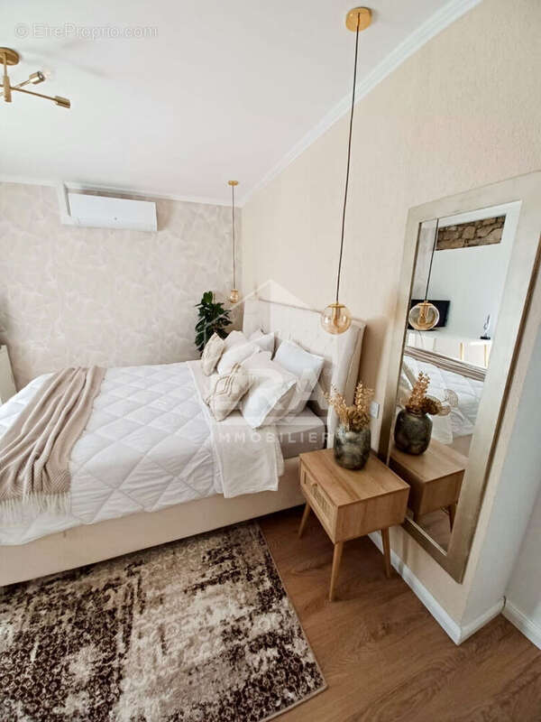 Maison à LES OMERGUES