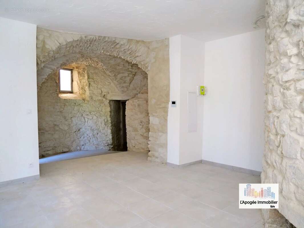 Appartement à LUSSAN