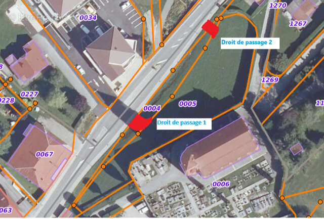 Terrain à LONGEVILLES-MONT-D&#039;OR
