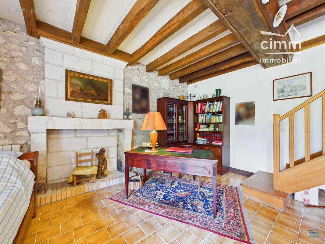 Maison 149 m² à Vernantes  - photo 5