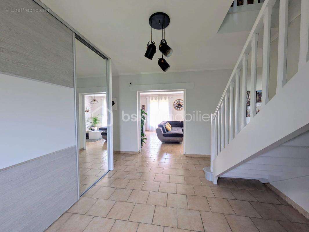 Villa d’architecte contemporaine avec piscine et domotique – 226 m² - photo 5