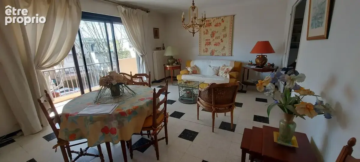 30. GARD. NIMES. Appartement traversant climatisé de 106 m² avec terrasse dans résidence sécurisée - photo 5