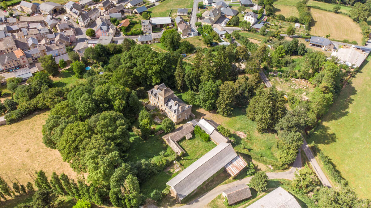 Château, ancienne maison à aménager et dépendance - Arvieu - photo 30