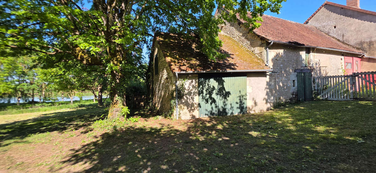 Maison à NEONS-SUR-CREUSE