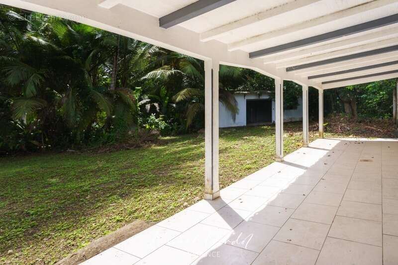 Maison à BAIE-MAHAULT