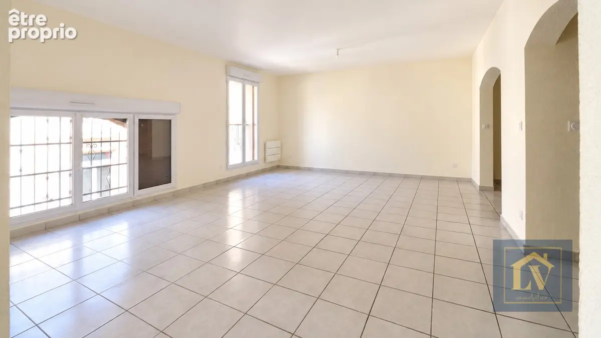 A vendre spacieux T3 avec place de stationnement dans garage - photo 4