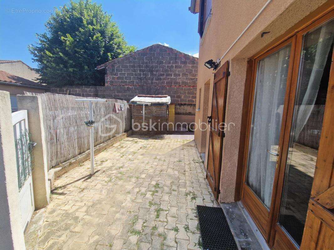 Maison à SURY-LE-COMTAL