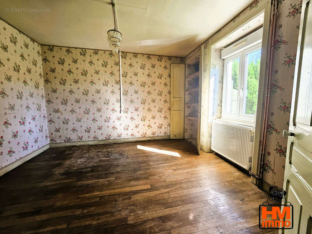 Maison à RILHAC-LASTOURS